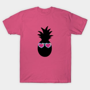 Pineapple man- pink heart glasses T-Shirt